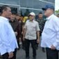 Wakil Gubernur Aceh, Fadhlullah (kedua dari kiri), mendampingi Menteri Pertanian RI, Andi Amran Sulaiman (tengah), saat meninjau lokasi produksi benih kopi arabika di Kecamatan Pintu Rime Gayo, Kabupaten Bener Meriah, Selasa (14/7/2026).