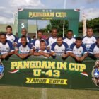 Pemain Buldozer FC saat berlaga melawan Remender FC dalam turnamen Piala Pangdam IM Cup 2026 di Lapangan Blang Padang, Banda Aceh, Sabtu (18/7/2026). Buldozer FC sukses mengamankan kemenangan telak dengan skor akhir 5-0.