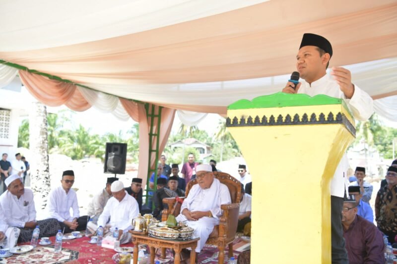 Wakil Gubernur Aceh berdialog akrab dengan pimpinan dayah saat melakukan rangkaian safari silaturahmi dengan para ulama di Kabupaten Aceh Selatan, Minggu (19/7/2026).