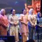 Ketua Umum Seruni Kabinet Merah Putih, Selvi Gibran Rakabuming (tengah), didampingi Ketua Umum Bhayangkari Ny. Juliati Sigit Prabowo, secara resmi membuka Bazar Kreasi Bhayangkari Nusantara (KBN) 2026 di Jakarta Convention Center (JCC), Jakarta, Rabu (22/7/2026).