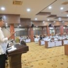 Sekretaris Daerah (Sekda) Aceh, M. Nasir, memberikan sambutan sekaligus secara resmi membuka Bimbingan Teknis Penilaian Maladministrasi Penyelenggaraan Pelayanan Publik Tahun 2026 yang diselenggarakan Ombudsman RI Perwakilan Aceh di Gedung Serbaguna Kantor Gubernur Aceh, Banda Aceh, Rabu (29/7/2026).