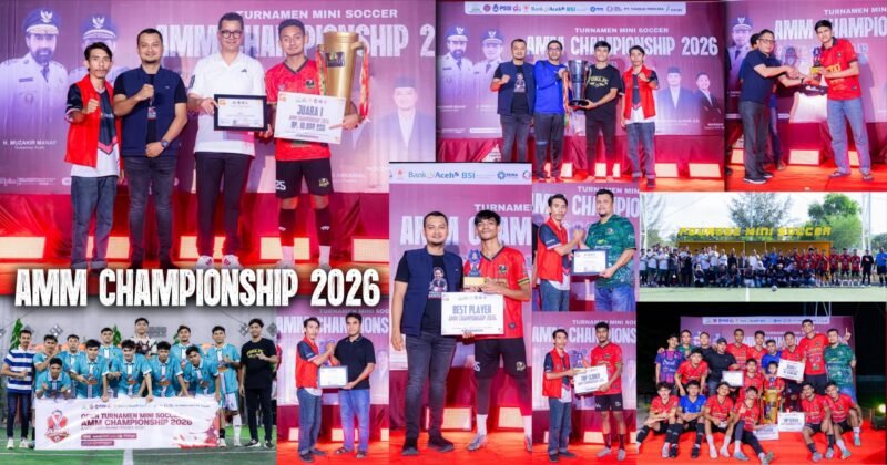 Penyerahan piala dan hadiah kepada tim Loe Gaya FC yang berhasil meraih Juara I Turnamen AMM Championship 2026 di Lapangan Fourgee Mini Soccer, Lamprit, Banda Aceh, Senin (27/7/2026) malam.