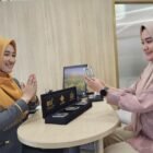 Hingga Juni-Juli 2026 bisnis emas BSI mencatat pertumbuhan pesat: nasabah bullion tembus 1,3 juta orang atau naik 700% YoY dengan volume perdagangan 8,06 ton emas, sementara fee-based income dari bisnis emas melonjak 712% YoY dan total kontribusi mencapai Rp2,10 triliun, Kamis 30/07/2026.