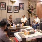 Kapolda Aceh Irjen Pol. Ruddi Setiawan, S.I.K., S.H., M.H., menerima kunjungan silaturahmi jajaran PT PLN Unit Induk Distribusi Aceh di Ruang Kerja Kapolda Aceh, Mapolda Aceh, Rabu 29 Juli 2026.