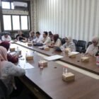 Ketua Tuha Lapan Wali Nanggroe, Kamaruddin Andalah (tengah), bersama Tim Kajian Implementasi MoU Helsinki dan UUPA saat menggelar dialog bersama jajaran Pemerintah Kota Subulussalam di Kantor Wali Kota Subulussalam, Jumat (31/7/2026).