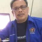 Ketua PWI Aceh, M. Nasir Nurdin (tengah), saat memberikan keterangan di sela-sela acara nobar final Piala Dunia 2026 di Gedung PWI Aceh, Banda Aceh, Senin (20/7/2026) dini hari WIB.