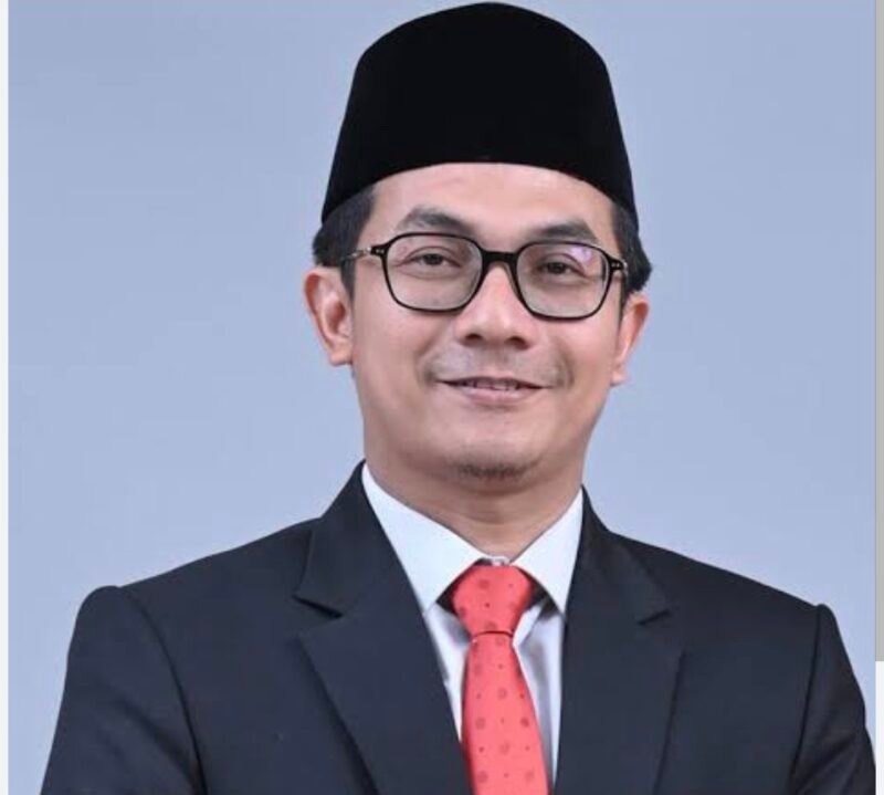 Ketua DPRK Banda Aceh Irwansyah, ST menyambut wisatawan liburan sekolah di Banda Aceh, Jumat 26/6/2026.