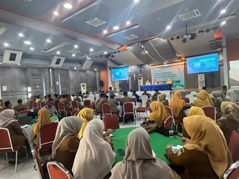 Pemerintah Kota Banda Aceh kembali melanjutkan program Banda Aceh Academy (BAA) dengan menggelar Pelatihan Pengelolaan dan Integrasi Data OPD melalui Portal Satu Data, Selasa 21 Juli 2026 di Aula Lantai IV Gedung Mawardy Nurdin. 