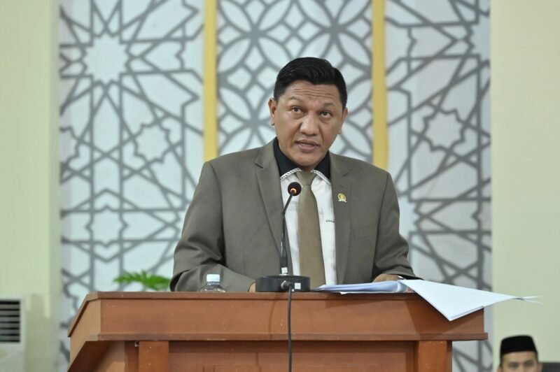 Fraksi Partai Amanat Nasional DPRK Banda Aceh menilai tata kelola perparkiran di Kota Banda Aceh perlu pembenahan menyeluruh. Hal itu disampaikan Juru Bicara Fraksi PAN Sofyan Helmi dalam Rapat Paripurna Rancangan Qanun APBK 2025, Jumat 24 Juli 2026.