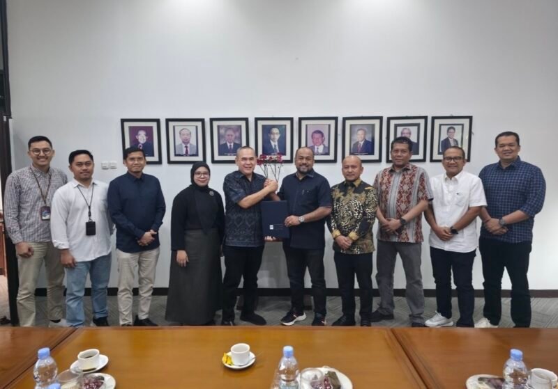 Bank Aceh Syariah (BAS) memperkuat langkah strategis dalam mempersiapkan diri menjadi bank devisa melalui pertemuan dengan Lembaga Pengembangan Perbankan Indonesia (LPPI) di Gedung LPPI, Jakarta, Jumat (14/8/2026).