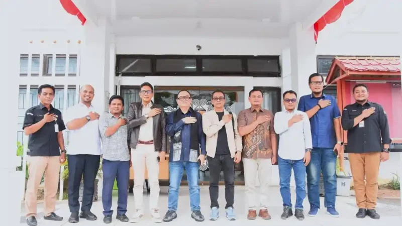 Anggota KPU RI Parsadaan Harahap melakukan kunjungan kerja ke Kantor KIP Kota Banda Aceh, Rabu 5 Agustus 2026.