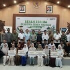 Manajemen PT Solusi Bangun Andalas foto bersama jajaran Pemkab Aceh Besar, Forkopimcam, dan perwakilan penerima Beasiswa Semen Andalas 2026 di Andalas Hall, Lhoknga.