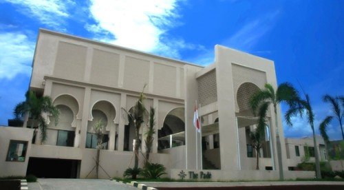 Kebijakan salah satu hotel di Aceh yang membebankan pembelian kaca bekas renovasi kepada karyawan menuai protes karena dianggap memberatkan pekerja di tengah lemahnya daya beli masyarakat.