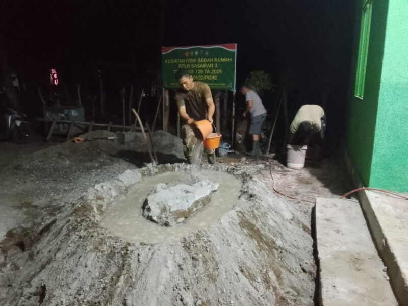 Program rehabilitasi 5 unit Rumah Tidak Layak Huni (RTLH) sasaran fisik TMMD ke-129 Kodim 0102/Pidie mencapai progres 80 persen, Kamis 6 Agustus 2026.