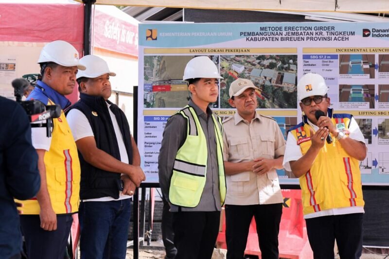 Pemerintah Aceh menyambut baik komitmen PT Solusi Bangun Indonesia Tbk (SBI) untuk memprioritaskan pemenuhan kebutuhan semen di Aceh.