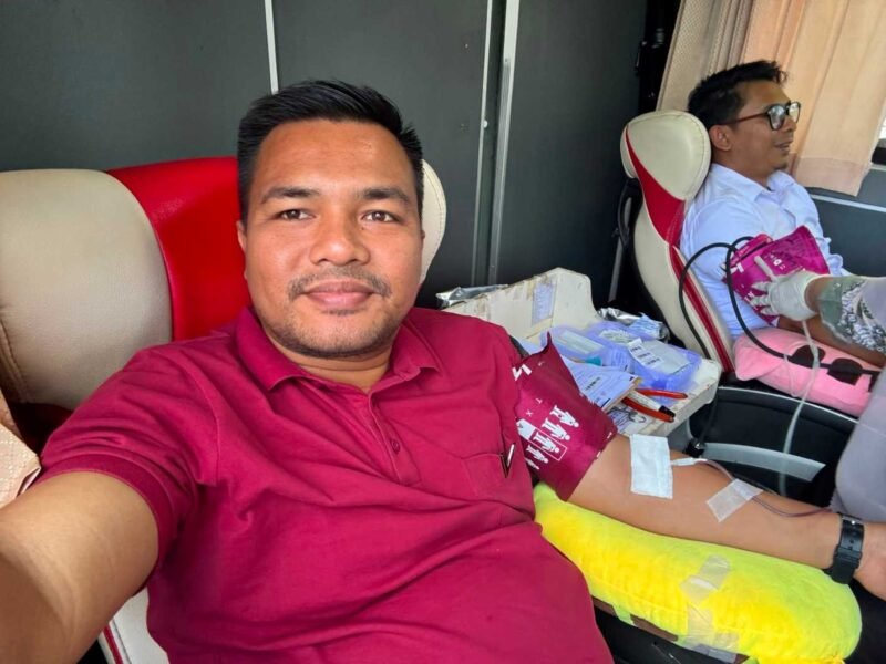 Ketua Pro Jurnalismedia Siber (PJS) Kota Banda Aceh, Heri Safrijal, S.P., turut berpartisipasi dalam aksi donor darah peringatan HUT ke-53 Bank Aceh Syariah di Kantor Pusat Operasional KPO Lampriet, Banda Aceh, Kamis 6 Agustus 2026.