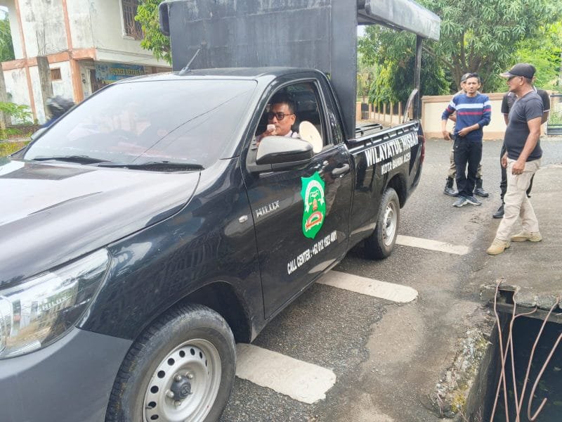 Camat Meuraxa Akbar Mirza melalui Kasi Ketentraman dan Ketertiban Heriansyah mengimbau seluruh warga Kecamatan Meuraxa untuk memasang bendera merah putih di rumah dan tempat usaha mulai 1 Agustus sampai 31 Agustus 2026. 