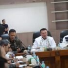 Pemerintah Kabupaten Aceh Utara memediasi konflik agraria antara masyarakat Kecamatan Cot Girek dan Pirak Timu dengan PT Perkebunan Nusantara I Regional IV. Mediasi digelar Jumat (7/8/2026) malam di Aula Setdakab dan dipimpin Bupati Ismail A Jalil.