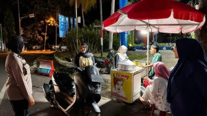 Personel Polresta Banda Aceh menggelar kegiatan strong point malam di sejumlah titik aktivitas masyarakat, Sabtu (8/8/2026) malam hingga Minggu dini hari.