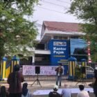 Komunitas Aliansi Masyarakat Aceh Peduli Akhlak menggelar sosialisasi dan edukasi isu lesbian, gay, biseksual, dan transgender (LGBT) serta Hak Asasi Manusia (HAM) dalam perspektif agama di kawasan Car Free Day Jalan Tgk Daud Beureueh, Banda Aceh, Minggu.
