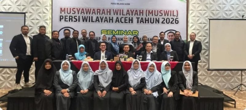 Direktur RSUD Meuraxa sekaligus Sekretaris PERSI Aceh dr. Emiralda, M.Kes menghadiri Musyawarah Wilayah (Muswil) Persatuan Rumah Sakit Seluruh Indonesia (PERSI) Aceh di Ballroom Hotel Ayani, Sabtu (08/08/2026).