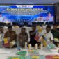 Kapolda Aceh Irjen Pol. Ruddi Setiawan menunjukkan barang bukti berupa puluhan ribu butir ekstasi dan ribuan cartridge mengandung etomidate saat konferensi pers di Aula Presisi Polda Aceh, Banda Aceh, Senin (10/8/2026).