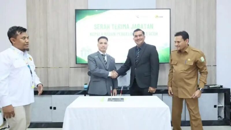 Badan Pengelola Migas Aceh (BPMA) menggelar Serah Terima Jabatan (Sertijab) dari Nasri Djalal kepada Mawardi Nur di Kantor BPMA, Banda Aceh, Senin (10/8/2026).