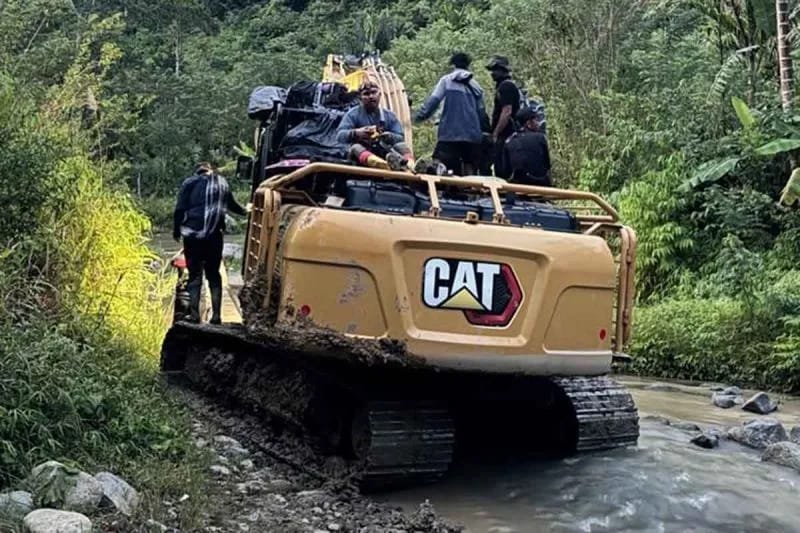 Polres Pidie menggerebek lokasi pertambangan emas tanpa izin di kawasan hutan Kecamatan Tangse, Kabupaten Pidie, Minggu (9/8/2026) dini hari.