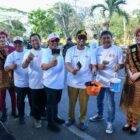 Menyemarakkan HUT ke-81 Kemerdekaan RI, Pemerintah Kota Banda Aceh bersama BPJN Aceh Kementerian PU melaksanakan pembersihan dan pengecatan kerb jalan nasional di kawasan Jembatan Pango, Senin (10/8/2026).