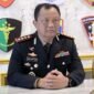 Kabid Humas Polda Aceh Kombes Pol Joko Krisdiyanto memberikan keterangan pers terkait sanksi Pemberhentian Tidak Dengan Hormat (PTDH) terhadap oknum polisi berinisial RF dan sanksi demosi terhadap Ipda FJ di Banda Aceh, Selasa (11/8/2026).