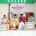 Kantor Imigrasi Kelas I TPI Banda Aceh menggelar bakti sosial pembagian sembako di Desa Mesjid Aree, Kecamatan Delima, Kabupaten Pidie dan santri Dayah Darul Maarif Pidie, Rabu.
