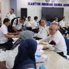 Menyambut HUT Kemerdekaan RI ke-81, jajaran keimigrasian wilayah Aceh menggelar bakti sosial donor darah di Aula Kantor Imigrasi Banda Aceh, Selasa.