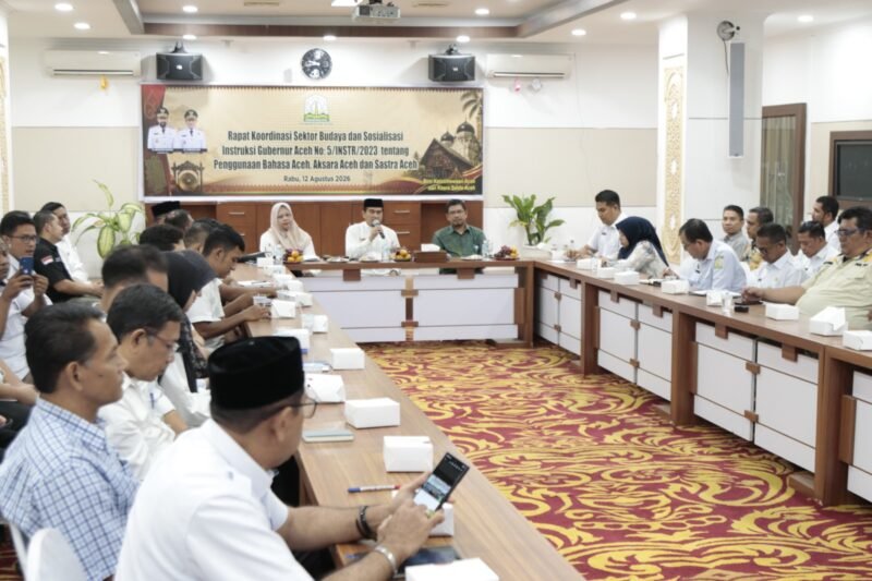 Suasana Rapat Koordinasi Sektor Kebudayaan dan Sosialisasi Ingub Aceh Nomor 5/Instr/2023 yang dihadiri jajaran SKPA, akademisi, dan perwakilan pemerintah kabupaten/kota di Kantor Gubernur Aceh, Banda Aceh, Rabu (12/8/2026).