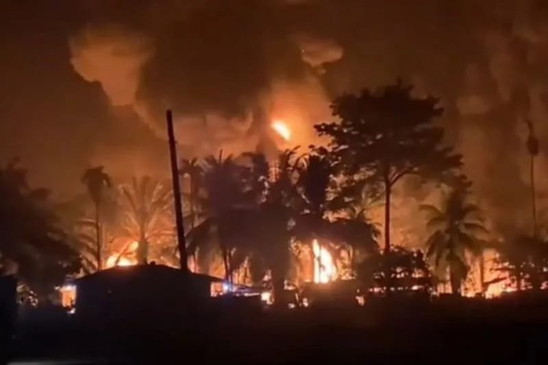 BPBD Kabupaten Aceh Timur mengerahkan 6 unit armada pemadam kebakaran untuk menangani musibah kebakaran yang menghanguskan 3 dapur minyak tradisional dan 1 unit rumah warga milik Maimun di Desa Seumali, Kecamatan Ranto Peureulak, Kamis dini hari sekitar pukul 00.02 WIB.