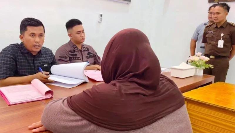 Kejaksaan Negeri (Kejari) Aceh Barat resmi menerima penyerahan tersangka dan barang bukti tahap II kasus dugaan penggelapan uang pengurusan pajak kendaraan bermotor, balik nama, mutasi, dan perpanjangan STNK.