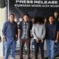 Penyidik Polsek Mesjid Raya Polresta Banda Aceh menyerahkan tersangka kasus dugaan pengancaman dan pemerasan di Bukit Lamreh, NZ (26), beserta barang bukti ke Kejaksaan Negeri Aceh Besar, Kamis 13 Agustus 2026.