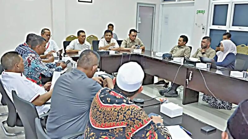 Badan Legislasi DPRK Aceh Utara bersama perwakilan Setdakab Aceh Utara menggelar konsultasi ke Badan Pengelola Migas Aceh terkait penyusunan Rancangan Qanun Pengelolaan Sumur Minyak Masyarakat. Pertemuan berlangsung di Kantor BPMA Banda Aceh, Rabu 12 Agustus 2026