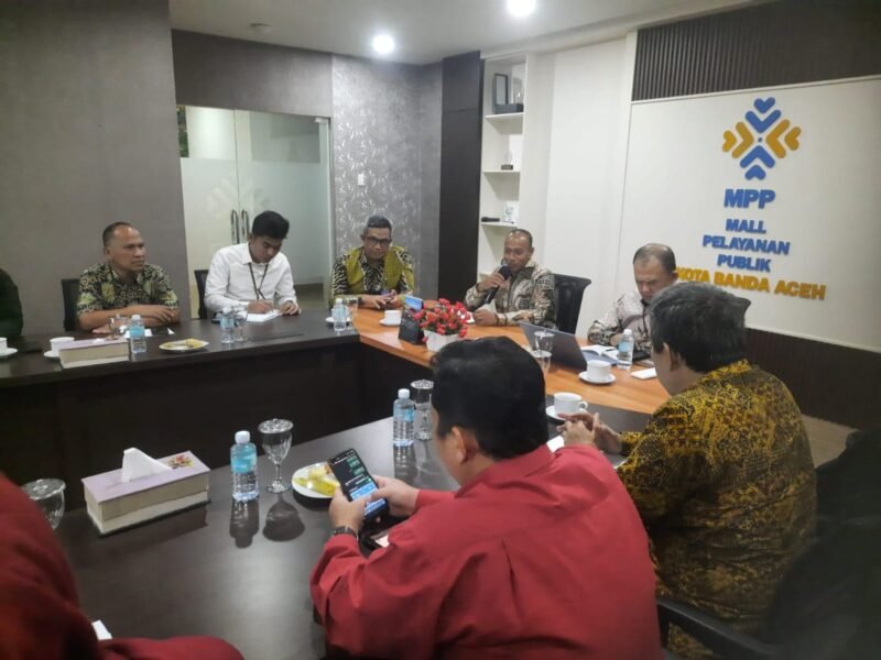 Kementerian PAN RB melalui Asisten Deputi Yanuar Ahmad melakukan audiensi dengan MPP Kota Banda Aceh, Jumat 14/08/2026, dalam rangka percepatan pemulihan pelayanan publik pasca bencana di Sumatera.