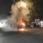 Satu unit Toyota Fortuner terbakar di kawasan Geuce Kayee Jato, Banda Aceh, Sabtu (15/8/2026) malam. Tidak ada korban jiwa dalam peristiwa tersebut.