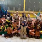 Mahasiswa Kelompok 37 KKN-PPM Universitas Malikussaleh (Unimal) menggelar edukasi anti-bullying dan pengenalan emosi bagi murid kelas II MIN 22 Aceh Utara, Sabtu (15/8/2026).