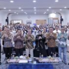 Wali Kota Banda Aceh Illiza Sa'aduddin Djamal mendorong pelaku UMKM meningkatkan kapasitas usaha, memperkuat literasi keuangan, dan memanfaatkan pembiayaan secara produktif agar naik kelas.
