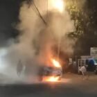 Satu unit mobil Toyota Fortuner BL 1246 NK milik Edwar Nour Rifza (52) terbakar di Jalan Residence Danubroto, Gampong Geuce Kayee Jato, Kecamatan Banda Raya, Sabtu (15/8/2026) malam sekitar pukul 20.45 WIB.