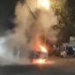 Satu unit mobil Toyota Fortuner BL 1246 NK milik Edwar Nour Rifza (52) terbakar di Jalan Residence Danubroto, Gampong Geuce Kayee Jato, Kecamatan Banda Raya, Sabtu (15/8/2026) malam sekitar pukul 20.45 WIB.