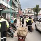 Pawai dilepas Bupati Safaruddin bersama Forkopimda Abdya. Suksesnya kegiatan juga didukung aksi cepat Pasukan Hijau DLH Abdya yang langsung membersihkan sampah pasca-pawai.
