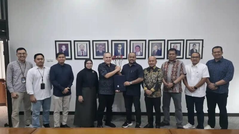PT Bank Aceh Syariah semakin serius mematangkan langkah menjadi bank devisa. Hal ini ditegaskan dalam pertemuan manajemen Bank Aceh dengan Lembaga Pengembangan Perbankan Indonesia (LPPI) di Jakarta, Jumat 14 Agustus 2026.