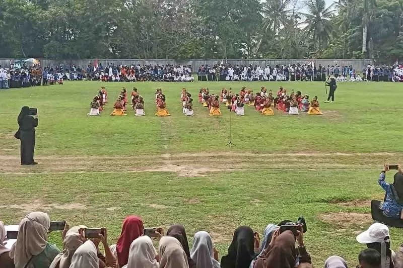 Peringatan HUT ke-81 Kemerdekaan RI di Kecamatan Julok, Aceh Timur, berlangsung meriah di Stadion TM Djafar Kuta Binjei, Senin (17/8/2026).