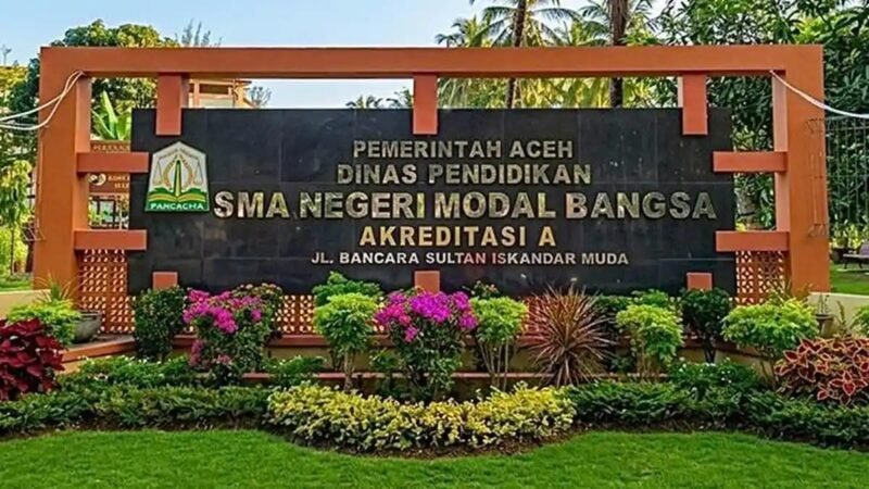 SMAN Modal Bangsa Aceh Besar kembali menorehkan prestasi. Dua siswanya lolos ke babak final Olimpiade Sains Nasional (OSN) Jenjang Pendidikan Menengah 2026.