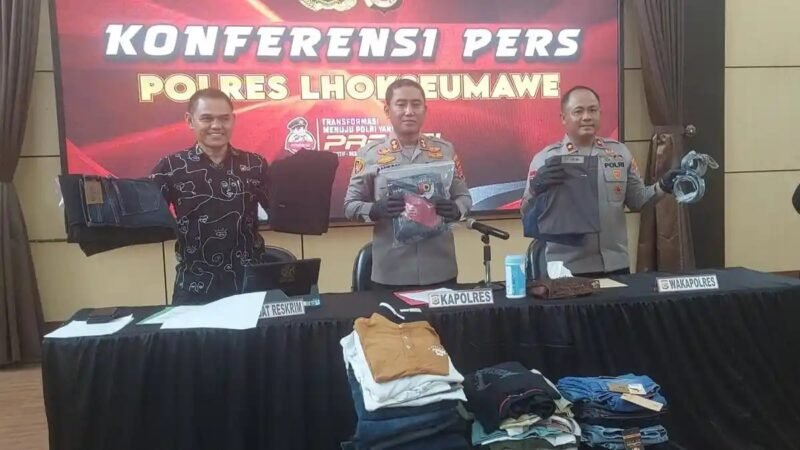 Tim Satreskrim Polres Lhokseumawe mengamankan 4 orang terkait pencurian pakaian di Gudang Astro, Gampong Kuta Blang, Banda Sakti.