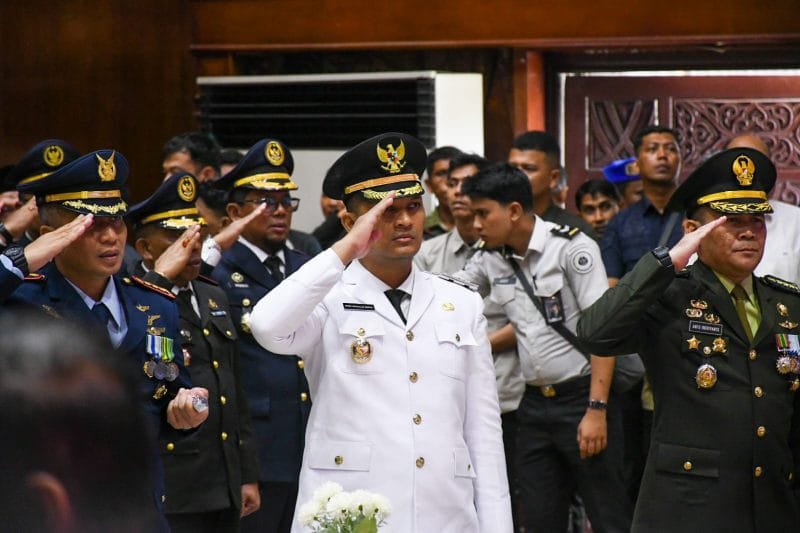 Wakil Wali Kota Banda Aceh Afdhal Khalilullah mengikuti rangkaian peringatan HUT ke-81 Kemerdekaan RI, Senin (17/8/2026) di Anjong Mon Mata, Kompleks Meuligoe Gubernur Aceh.
