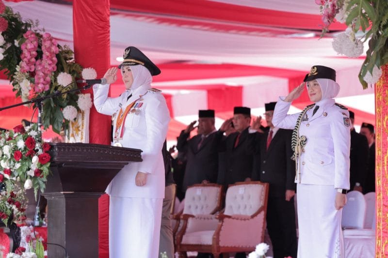 Wali Kota Banda Aceh Illiza Sa’aduddin Djamal memimpin Upacara Penurunan Bendera Merah Putih HUT ke-81 Kemerdekaan RI di Lapangan Blang Padang, Senin sore (17/8/2026).